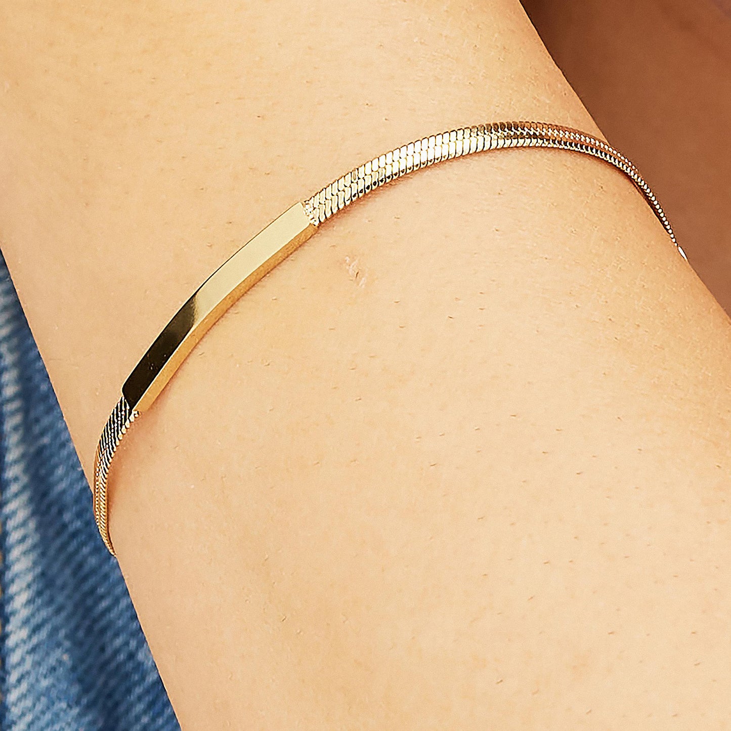 Bracciale Brosway Essential Pvd Oro Maglia Snake Centrale Targhetta Rettangolare