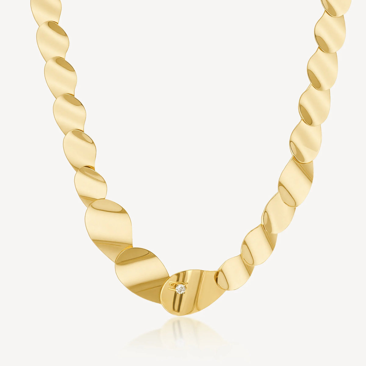 Collana Girocollo Brosway Bloom In Acciaio Pvd Oro Con Foglie Piatte Ondulati E Cristallo Centrale