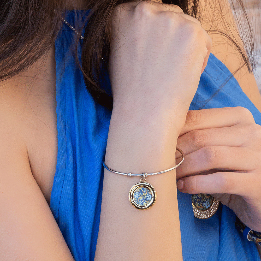 Bracciale Rigido Camurria Ferru Filatu Acciaio Charm Medaglia Tonda Pvd Oro Stampa Maiolica Chiusura Sicilia