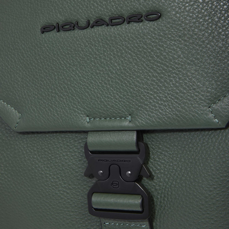 Borselli Piquadro Borsello Uomo Grande Porta Ipad Patta Tasca Frontale Pelle Martellata Verde