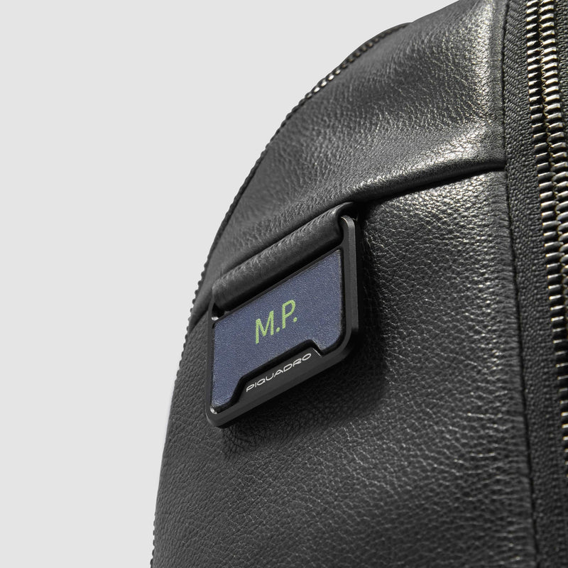 Zaini Piquadro Zaino Medio Porta PcIpad Due Scomparti Tre Tasche Frontali Laterali Pelle Martellata Nera