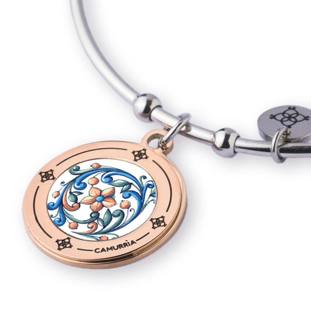 Bracciale Rigido Camurria Ferru Filatu Acciaio Charm Medaglia Tonda Pvd Oro Rosa Stampa Maiolica Chiusura Sicilia