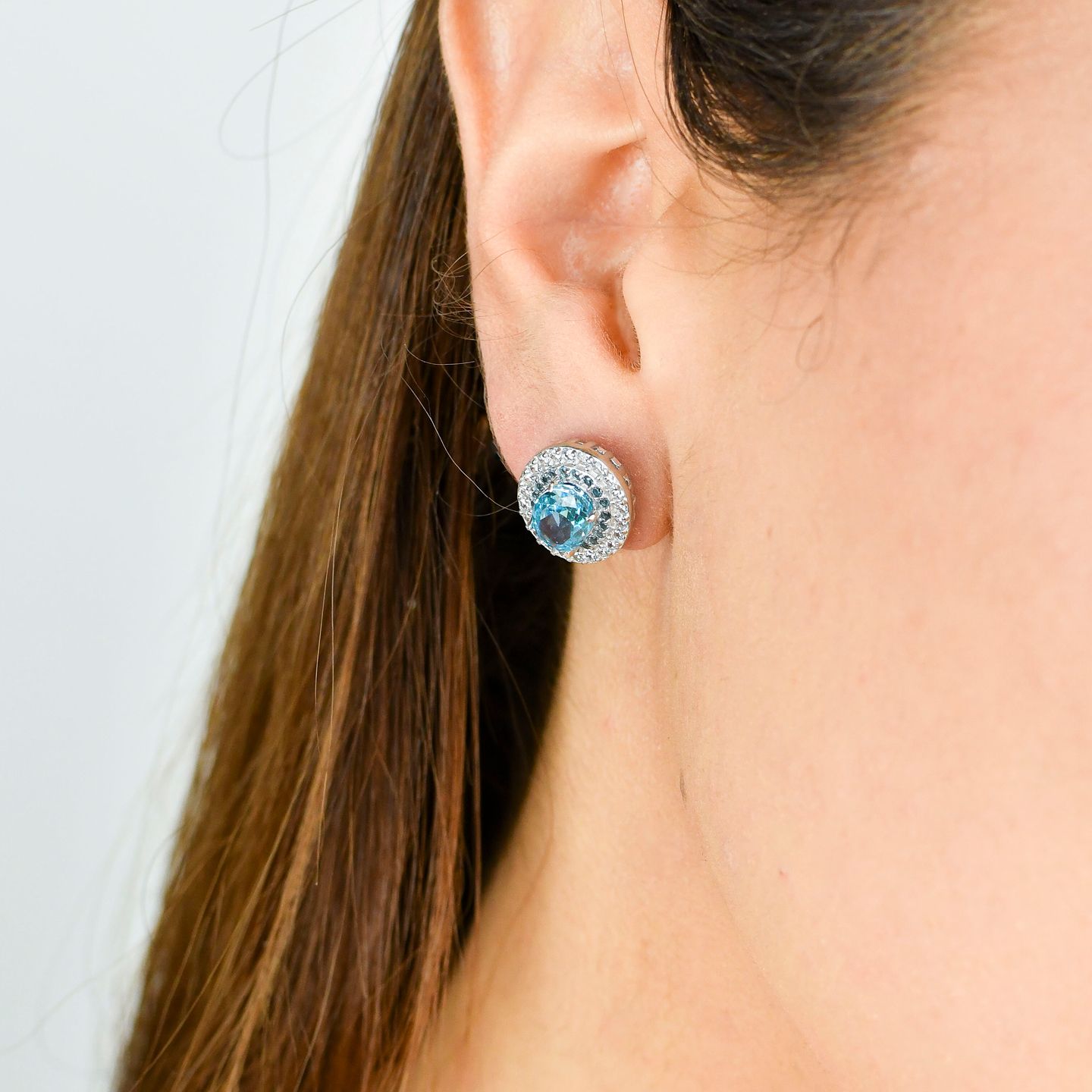 Orecchini Lobo Boccadamo Sophie Argento Ovali Con Zircone Azzurro Contornato
