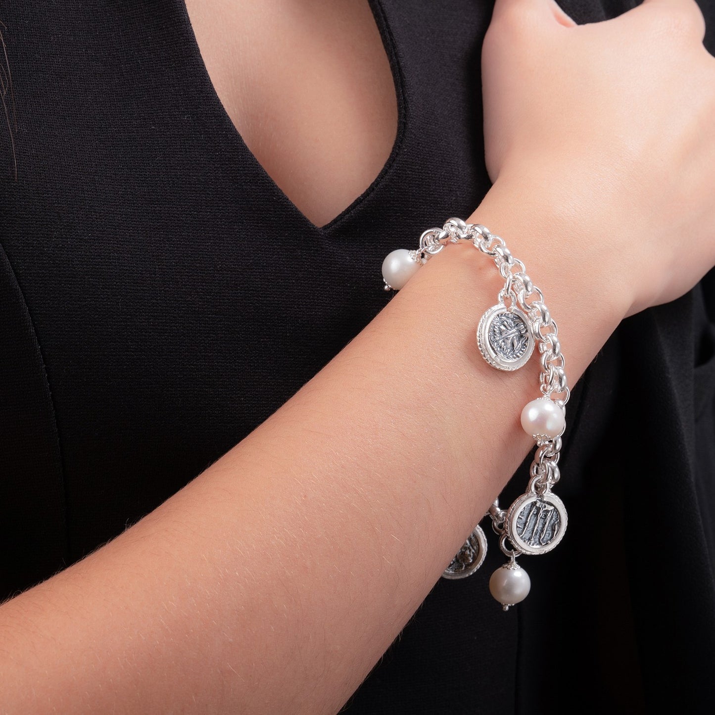 Bracciale Charms Gerardo Sacco Perle in Argento Perle e Monete