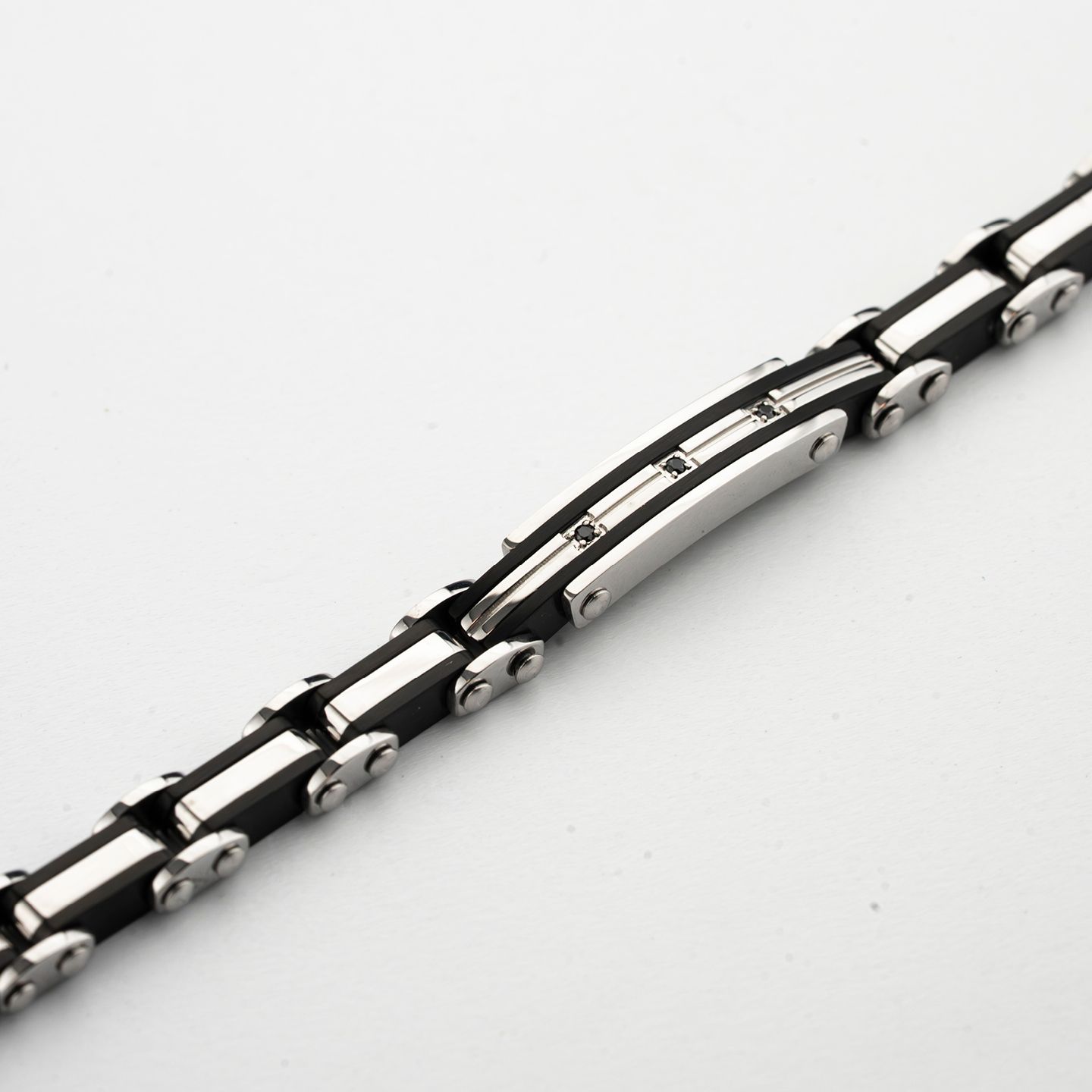 Bracciale Boccadamo Man Acciaio Inserti Pvd Nero Piastrina Centrale e Cristalli Neri