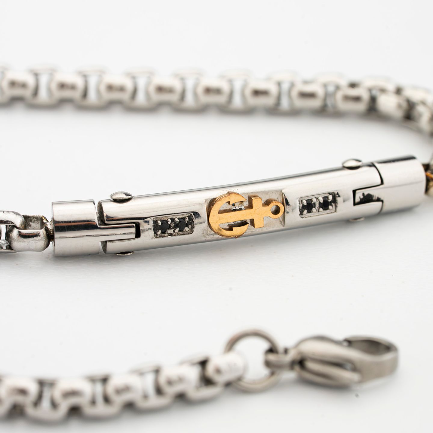 Bracciale Boccadamo Man Acciaio Maglia Rolò Piastrina Centrale Cristalli ed Ancora Pvd Oro