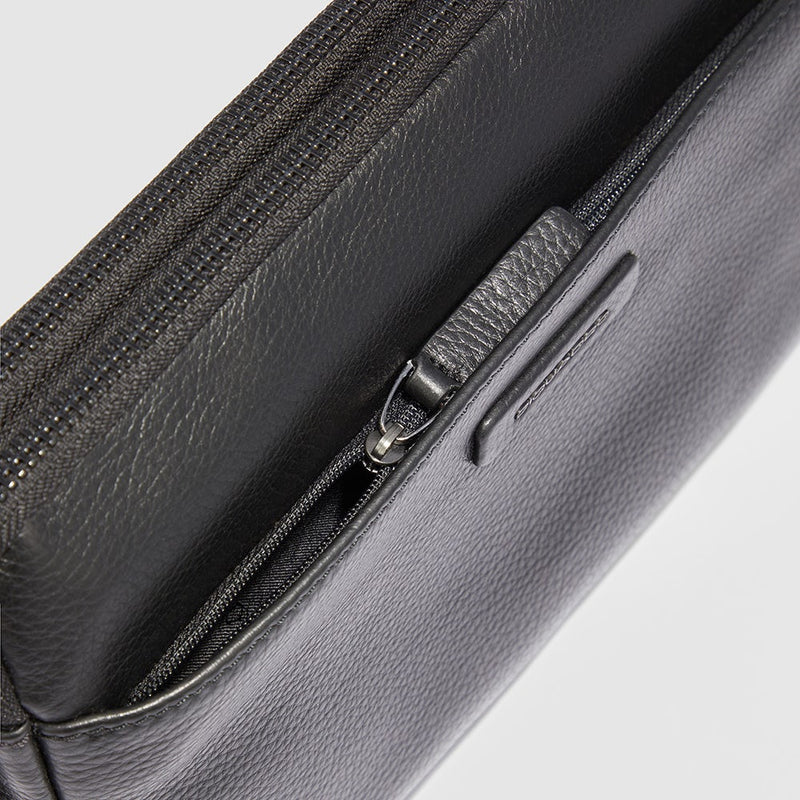 Pochette Piquadro Uomo Da Polso Tre Scomparti Porta Ipad Mini Polsiera Removibile Pelle Martellata Blu