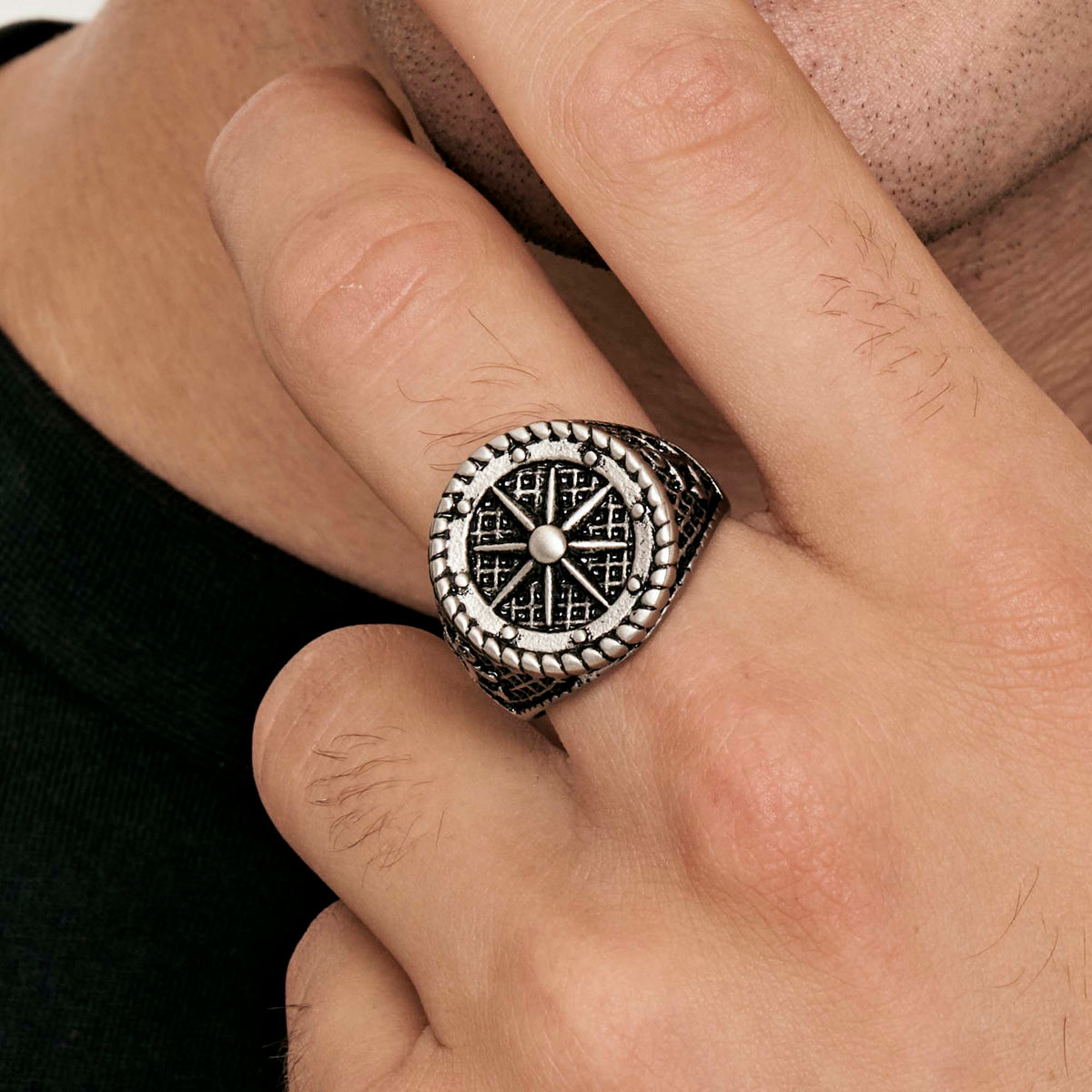 Anello Uomo Luca Barra Scudo Acciaio Brunito Con Rosa Dei Venti - Misura 21
