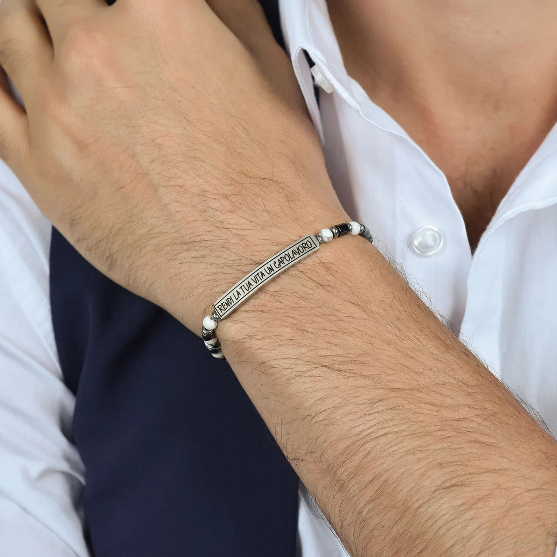 Bracciale Uomo Luca Barra Acciaio Pietre Bianche/Nere Piastrina Centrale Frase "Rendi La Tua Vita Un Capolavoro"