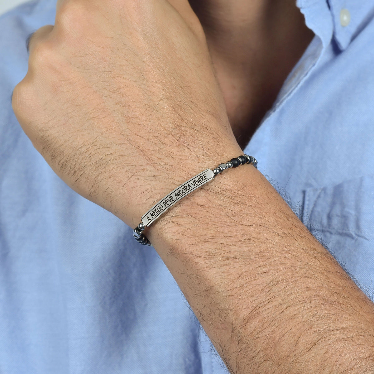 Bracciale Uomo Luca Barra Acciaio Pietre Sferiche Nere Piastrina Centrale Frase "Il Meglio Deve Ancora Venire"