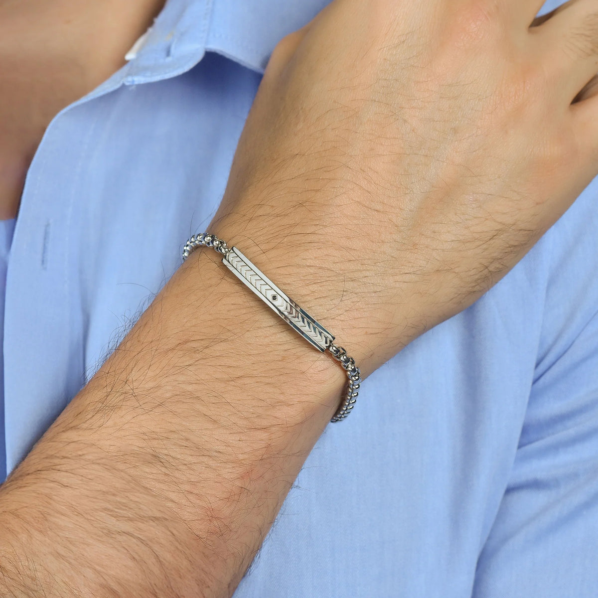 Bracciale Uomo Luca Barra Acciaio Piastrina Centrale Disegni Geometrici e Cristallo Nero