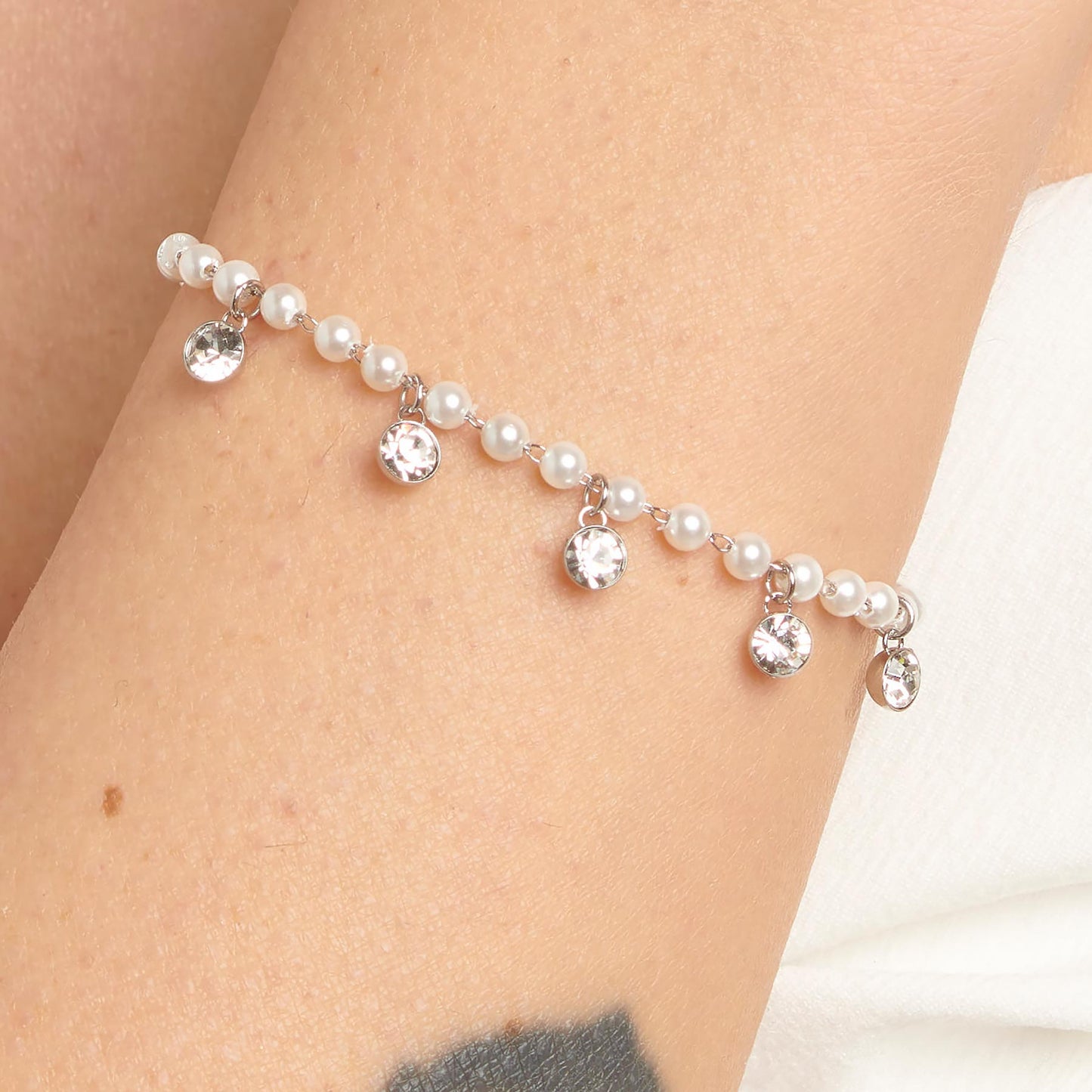 Bracciale Brosway Chant In Acciaio Con Perline E 5 Charms Punti Luce Cristalli