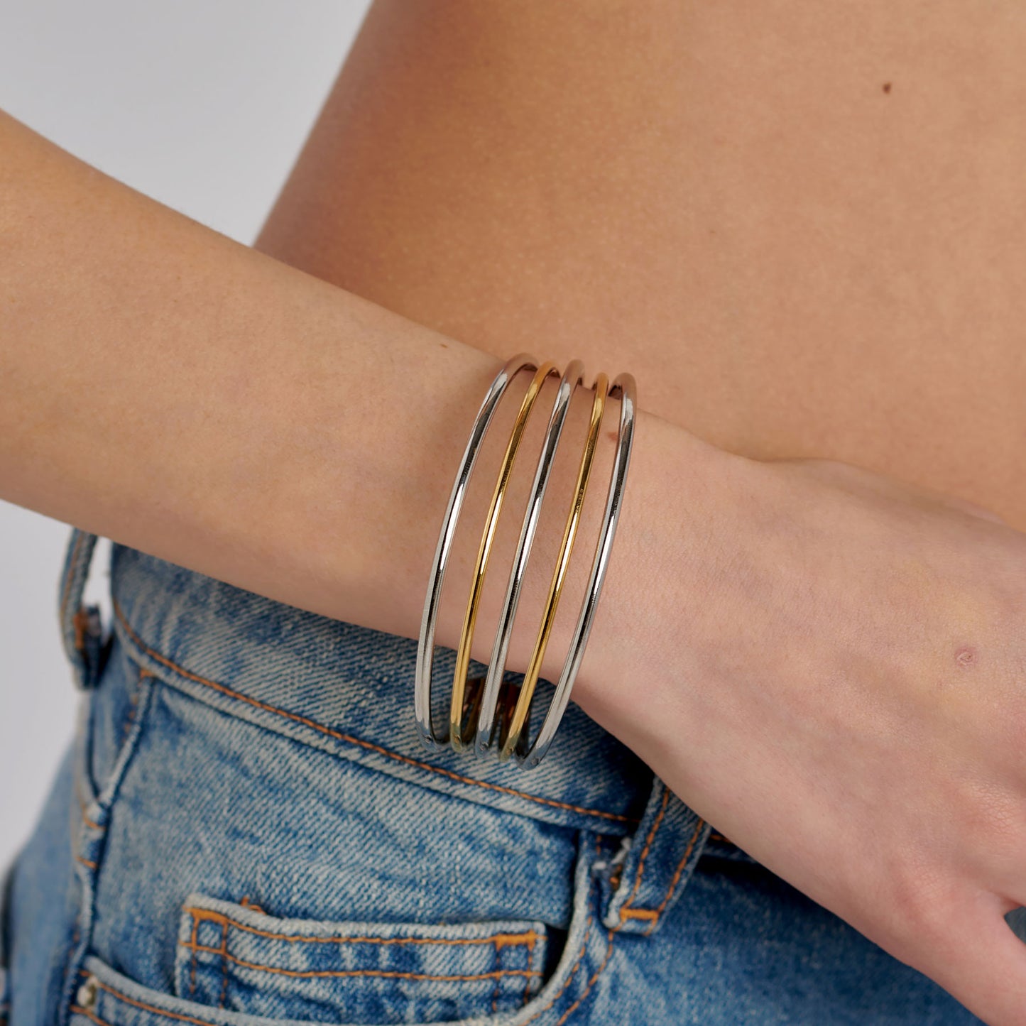 Bracciale Rigido Brosway Aura Aperto Sotto Righe Alternate Acciaio Pvd Oro