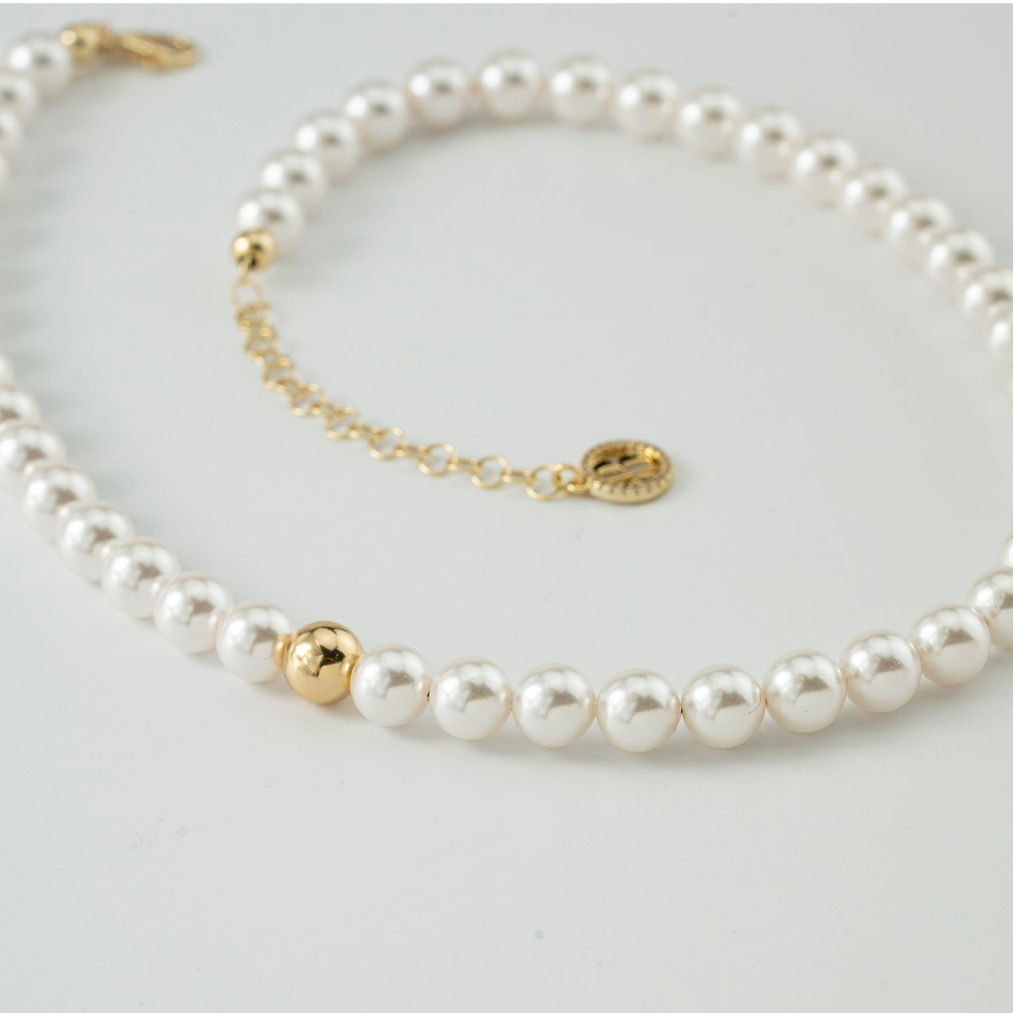 Collana Boccadamo Bottega Filo Di Perle Medie Chiusura e Boule Argento Dorato