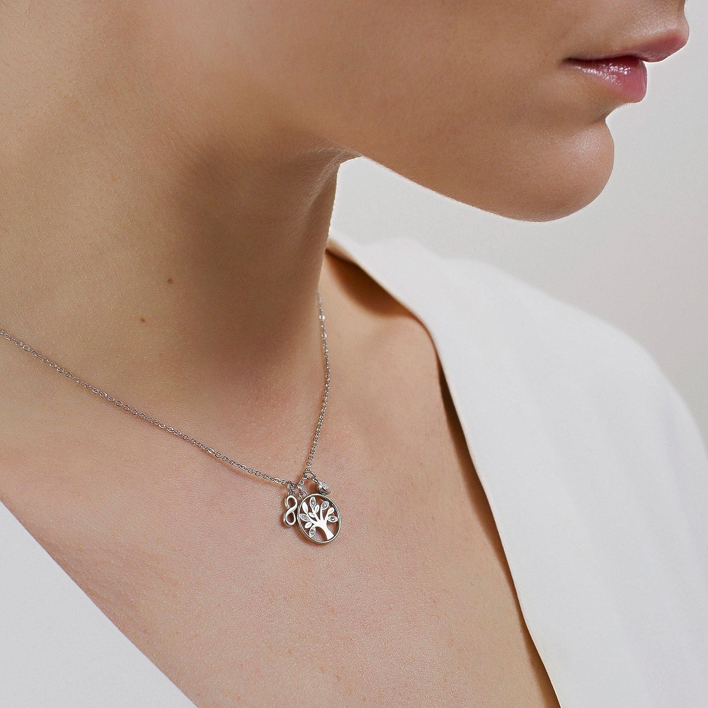 Collana Brosway Chakra Mistici In Acciaio Con Tris Di Pendenti