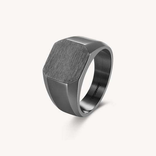 Anello Uomo Brosway Ink Scudo Quadrato Pvd Nero Satinato - Misura 25
