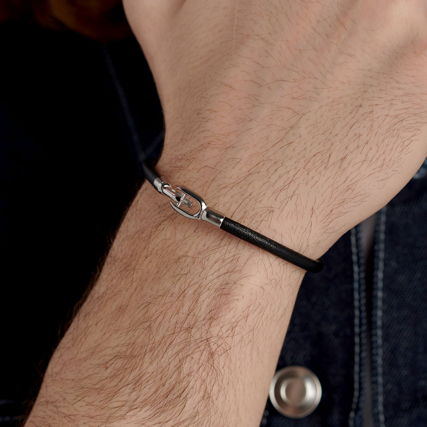Bracciale Uomo Brosway Nemesi Pelle Nera Elemento Doppia Staffa Acciaio