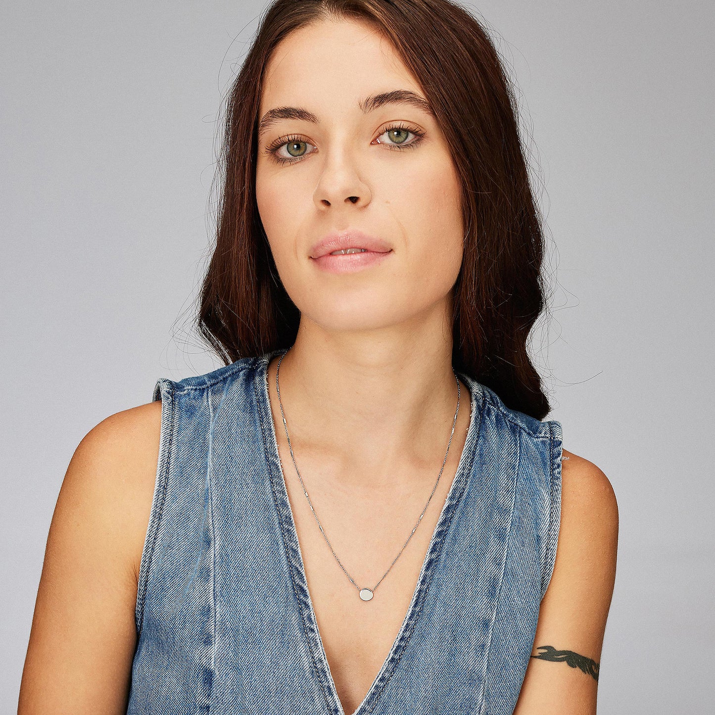 Collana Brosway Essential Acciaio Maglia Catena Elementi Rigidi Centrale Piastrina Lucida Tonda