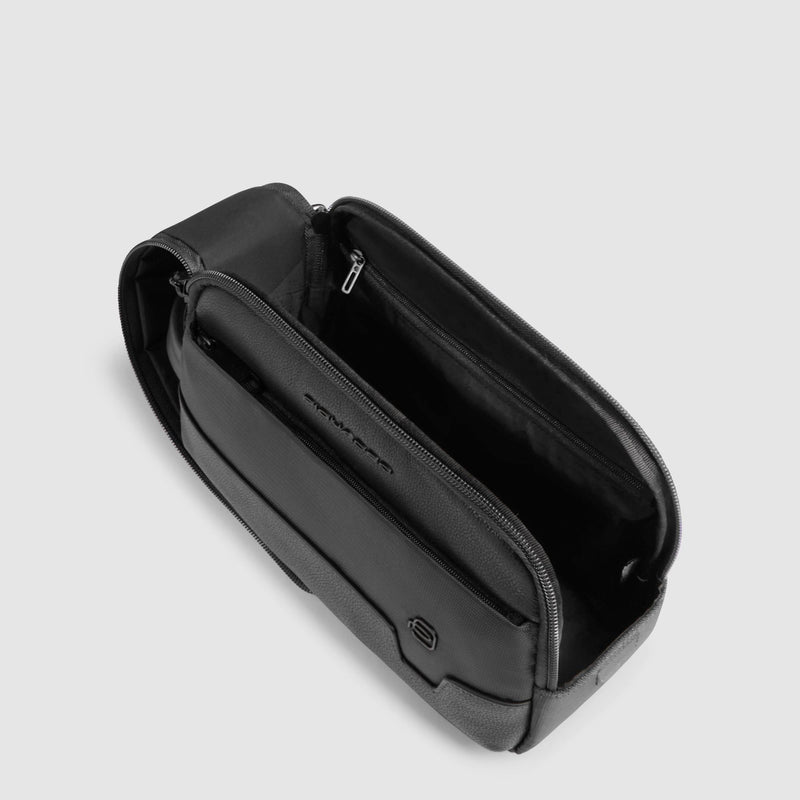 Beauty Case Piquadro Viaggio Tasca Frontale Tessuto Inserti Pelle Nera