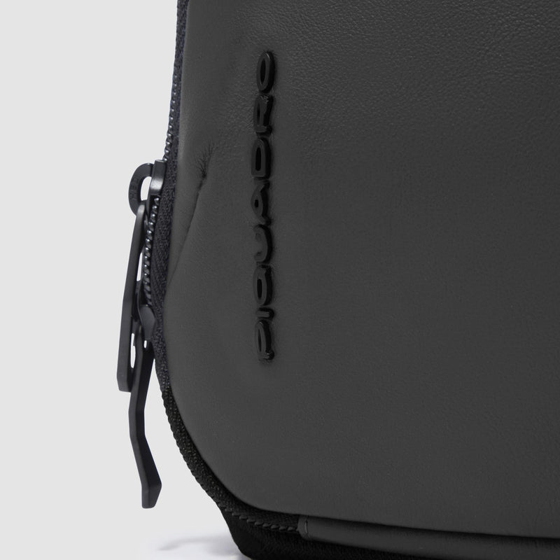 Beauty Case Piquadro Doppio Scomparto Tessuto Inserti Pelle Nera