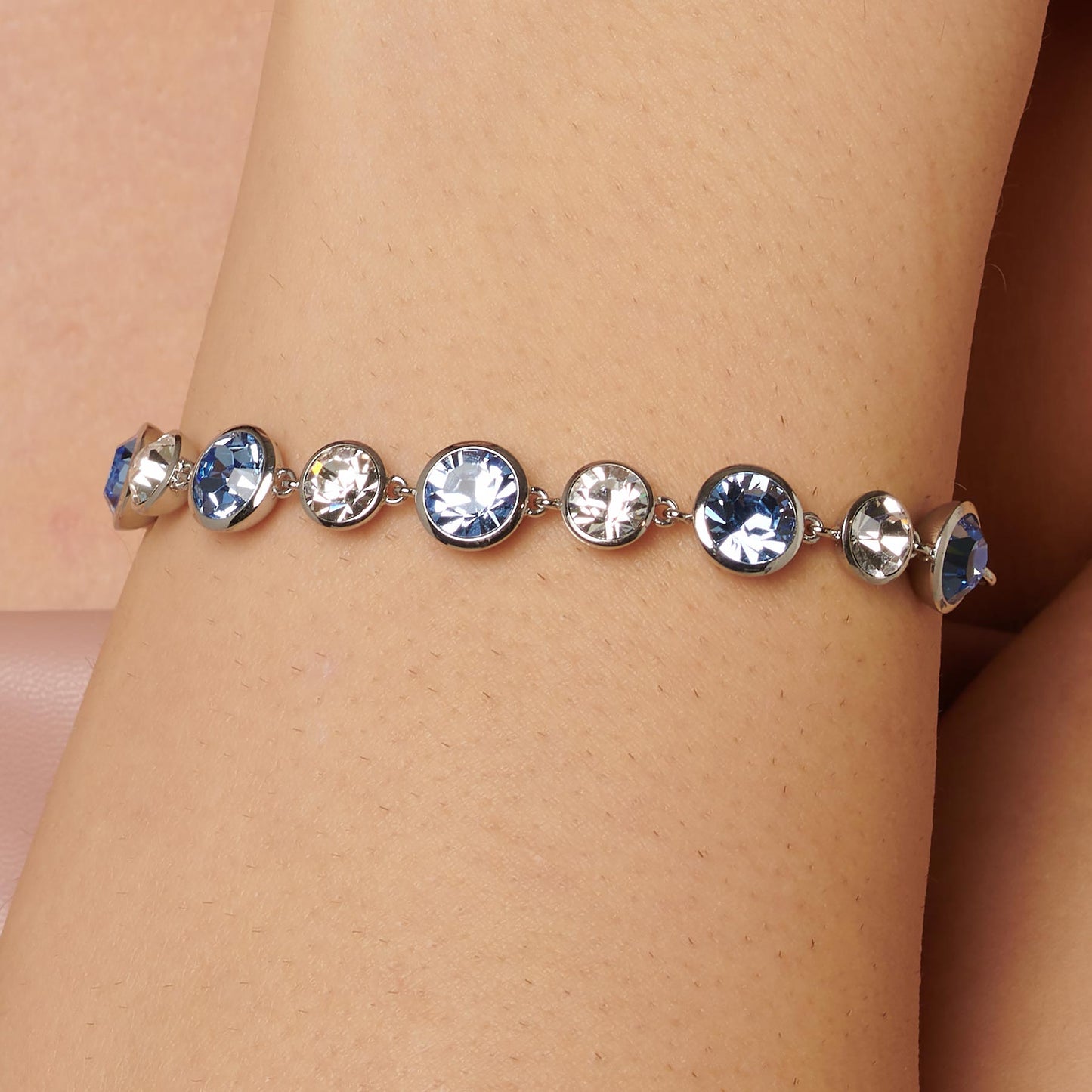 Bracciale Brosway Symphonia In Acciaio Tennis Con Cristalli Azzurri e Bianchi