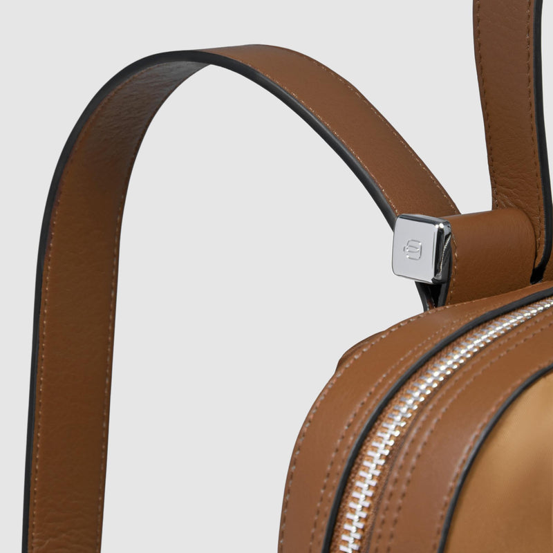 Zaino Piquadro Donna Grane Porta Pc Ipad Tessuto Tasca Frontale Inserti Pelle Cuoio