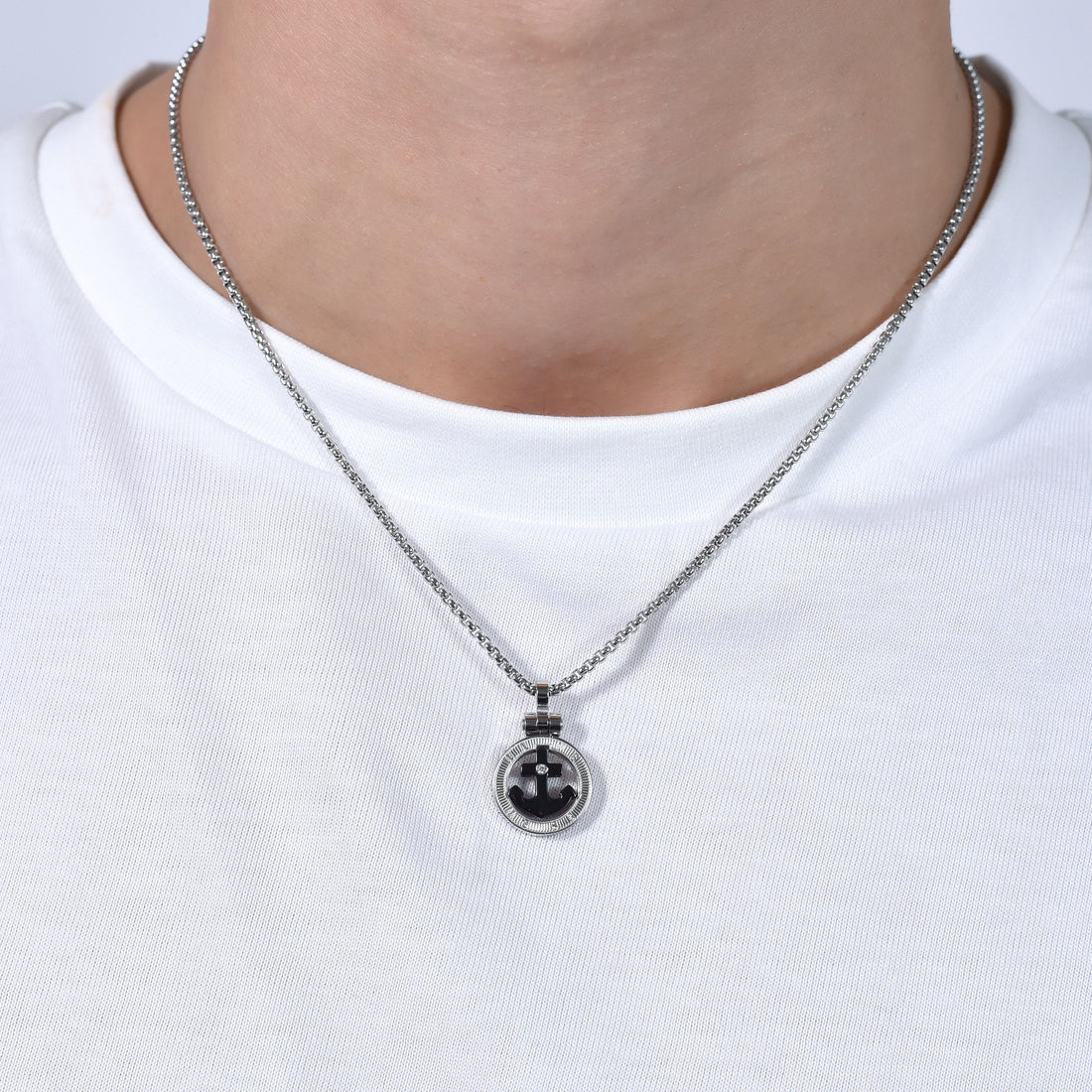 Collana Uomo Luca Barra Acciaio Pendente Cerchio Ancora Pvd Nero E Cristallo