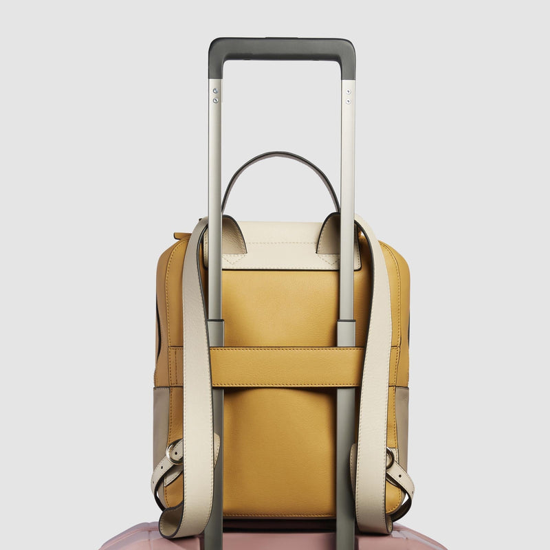Zaini Piquadro Zaino Donna Porta Pc Ipad Doppio Scomparto Pelle Gialla Beige