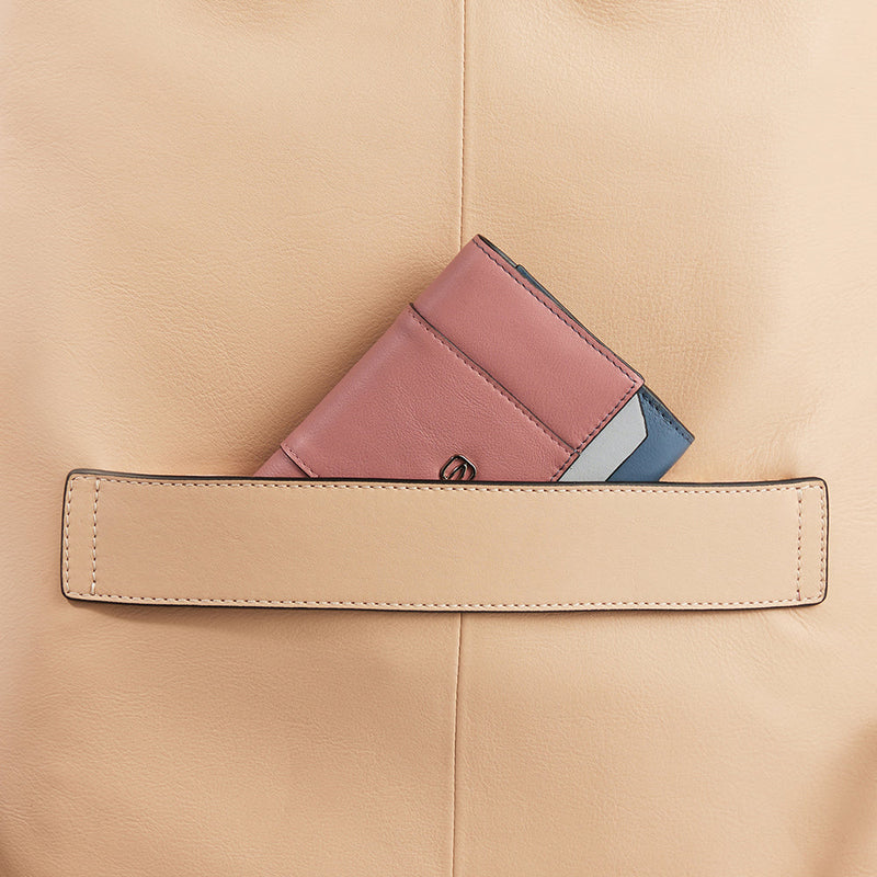 Zaino Piquadro Donna Porta Pc Ipad Doppio Scomparto Tasca Frontale Pelle Nera
