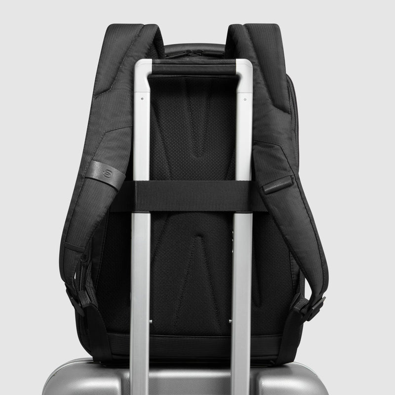 Zaino Piquadro Uomo Porta Pc Ipad Tasche Frontali Laterali Tessuto Inserti Pelle Nera