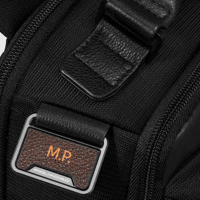 Zaino Piquadro Uomo Porta Pc Ipad Tasche Frontali Laterali Tessuto Inserti Pelle Nera