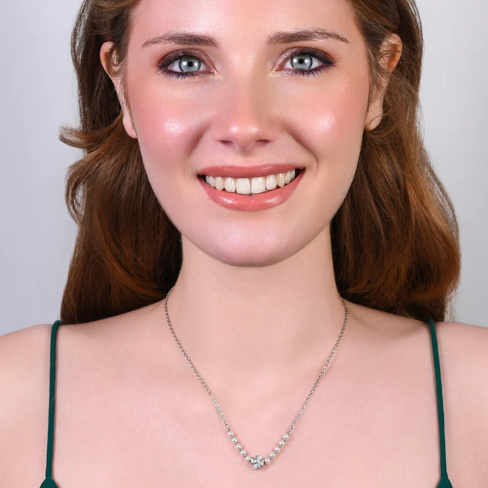 Collana Luca Barra Acciaio Maglia Catena Centrale Quadrifoglio Con Perle E Sfere Alternate