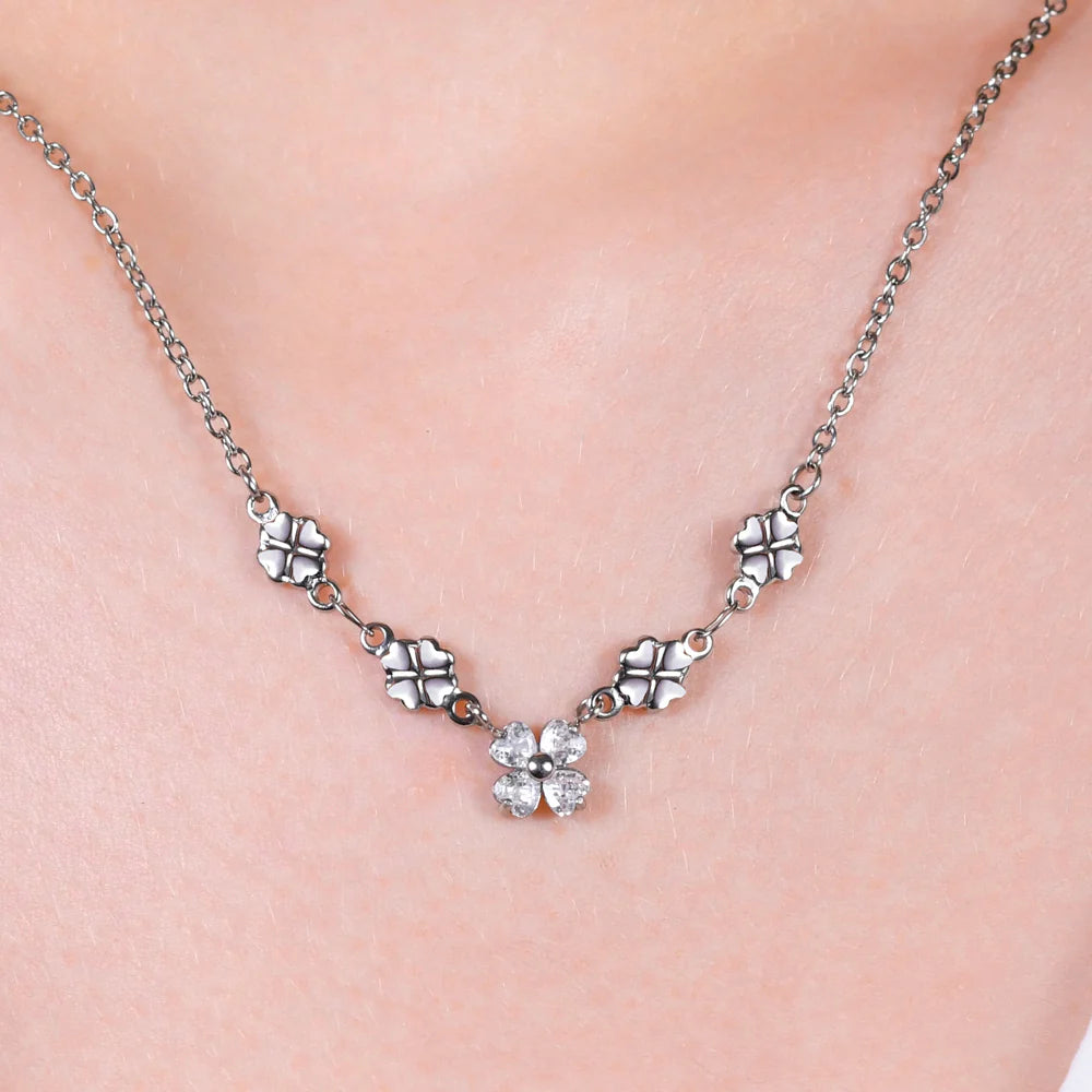 Collana Luca Barra Acciaio Quadrifogli e Petali Cristalli