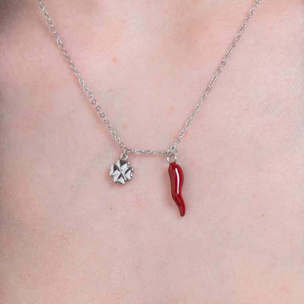Collana Luca Barra Acciaio Maglia Catena Pendenti Corno Smalto Rosso Quadrifoglio