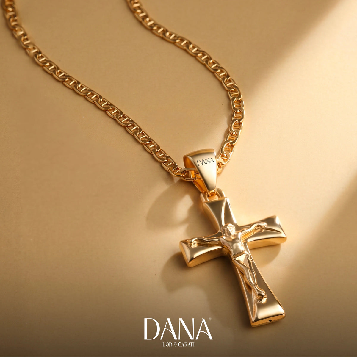Pendente Dana Origini Croce Con Cristo Oro Giallo 9 Kt