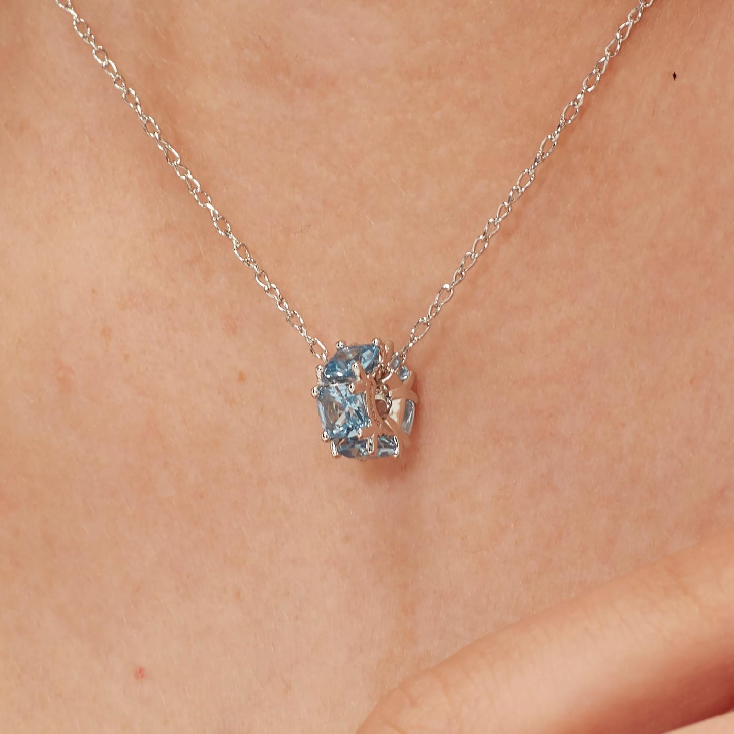 Ciondoli Brosway Cloud Light Blue Ciondolo Ad Anello In Argento Con Zirconi Azzurri