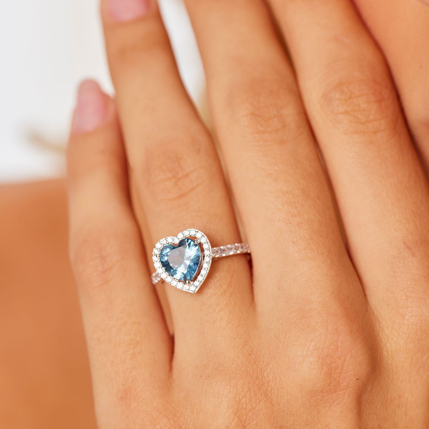 Anello Brosway Fancy Cloud Light Blue Argento Cuore Cubic Zirconia Azzurro Contornato - Misura 12