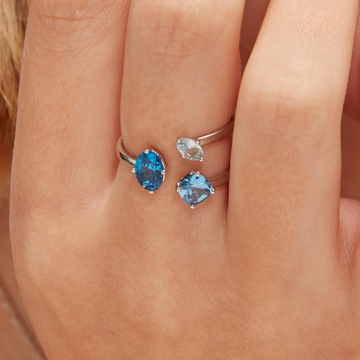 Anello Brosway Fancy Freedom Blue Argento 3 Zirconi Blu Azzurro - Misura 12