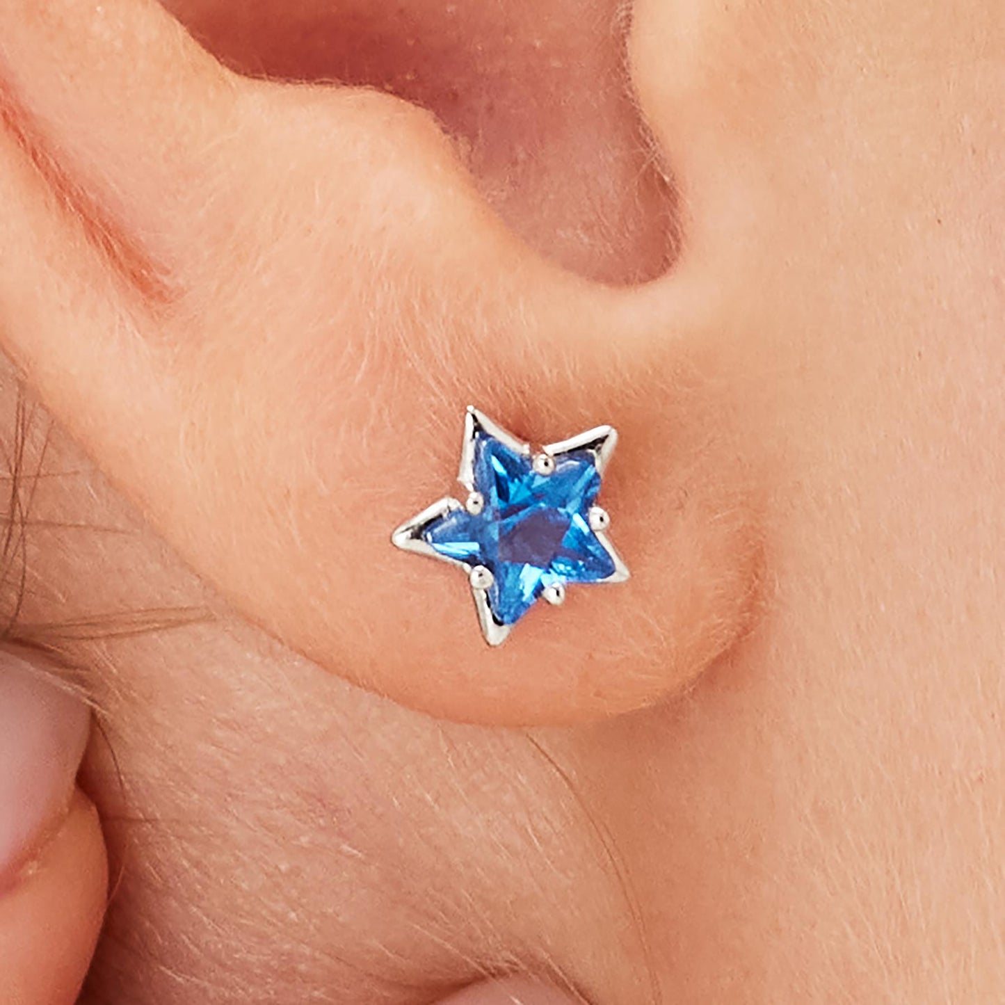 Monorecchino Brosway Freedom Blue Lobo In Argento Con Zircone Blu Taglio Stella