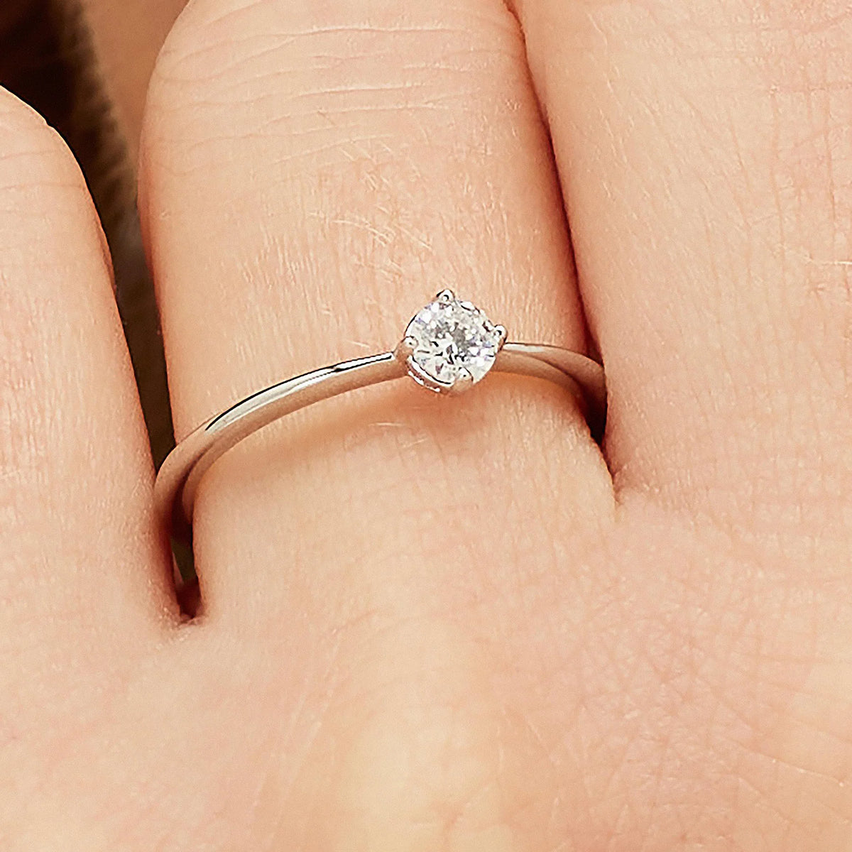 Anello Brosway Fancy Solitario Argento Con Round Cubic Zirconia - Misura 14