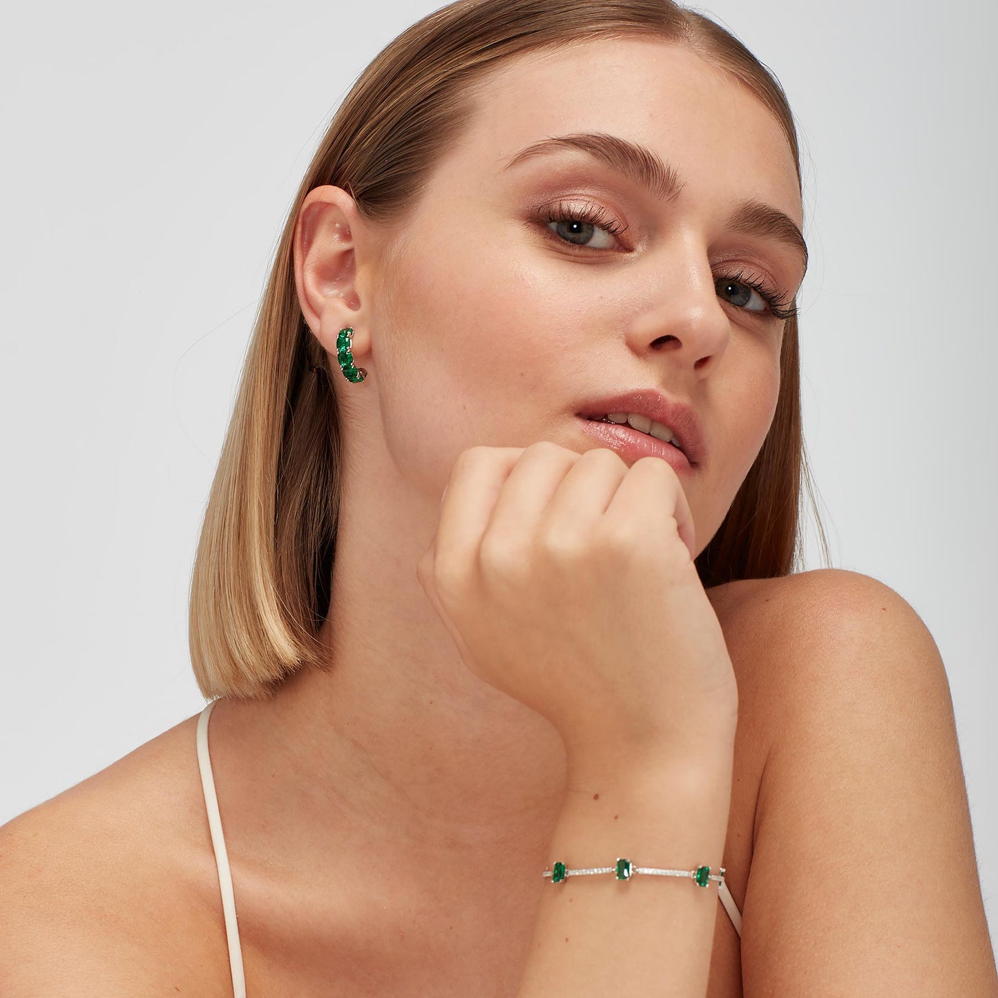 Monorecchino Brosway Life Green In Argento Con Zirconi Verdi