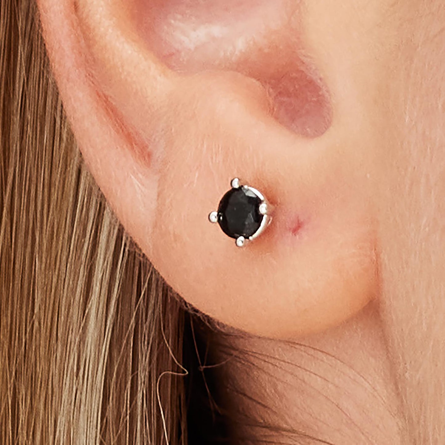 Orecchini Brosway Mystery Black Punti Luce In Argento Con Zircone Nero