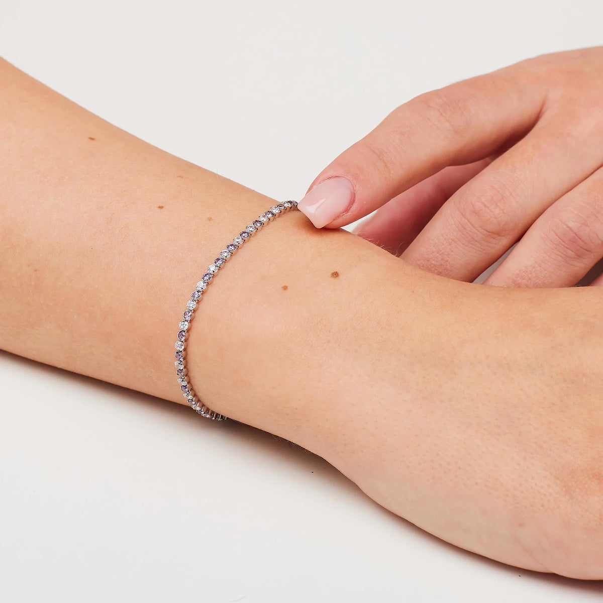 Bracciale Tennis Brosway Fancy Magic Purple Argento Con Cubik Zirconia Alternati Bianchi E Amethyst - Misura 18