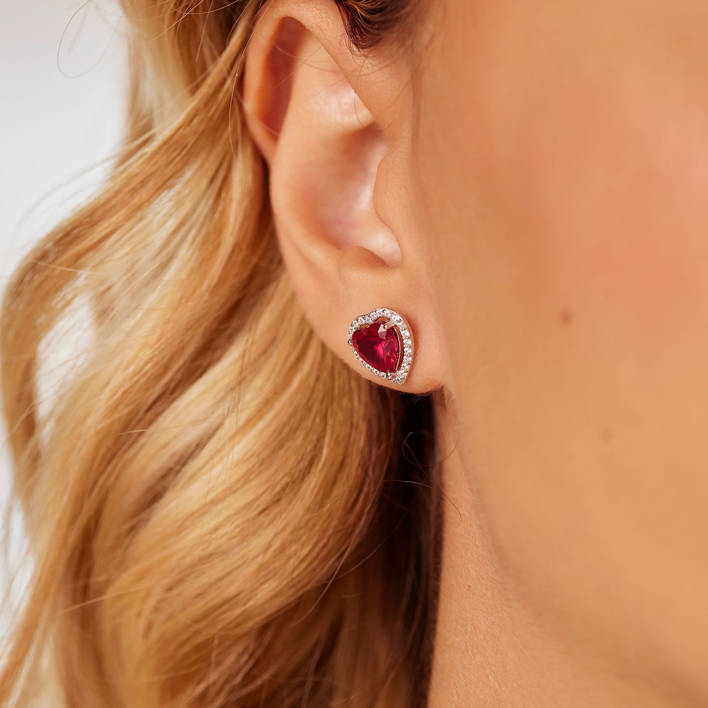 Orecchini a Lobo Brosway Fancy Passion Ruby Argento Cuore Cubic Zirconia Rosso Contornato