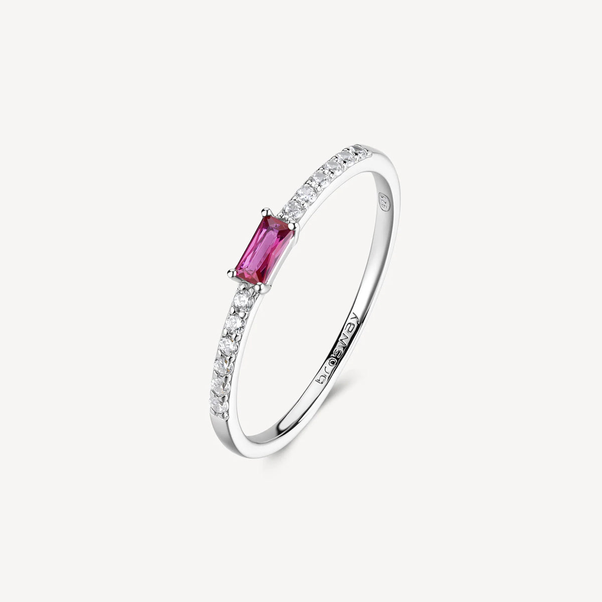 Anello Brosway Fancy Passion Ruby Argento Con Cubic Zirconia Baguette Rossa Contornata - Misura 18