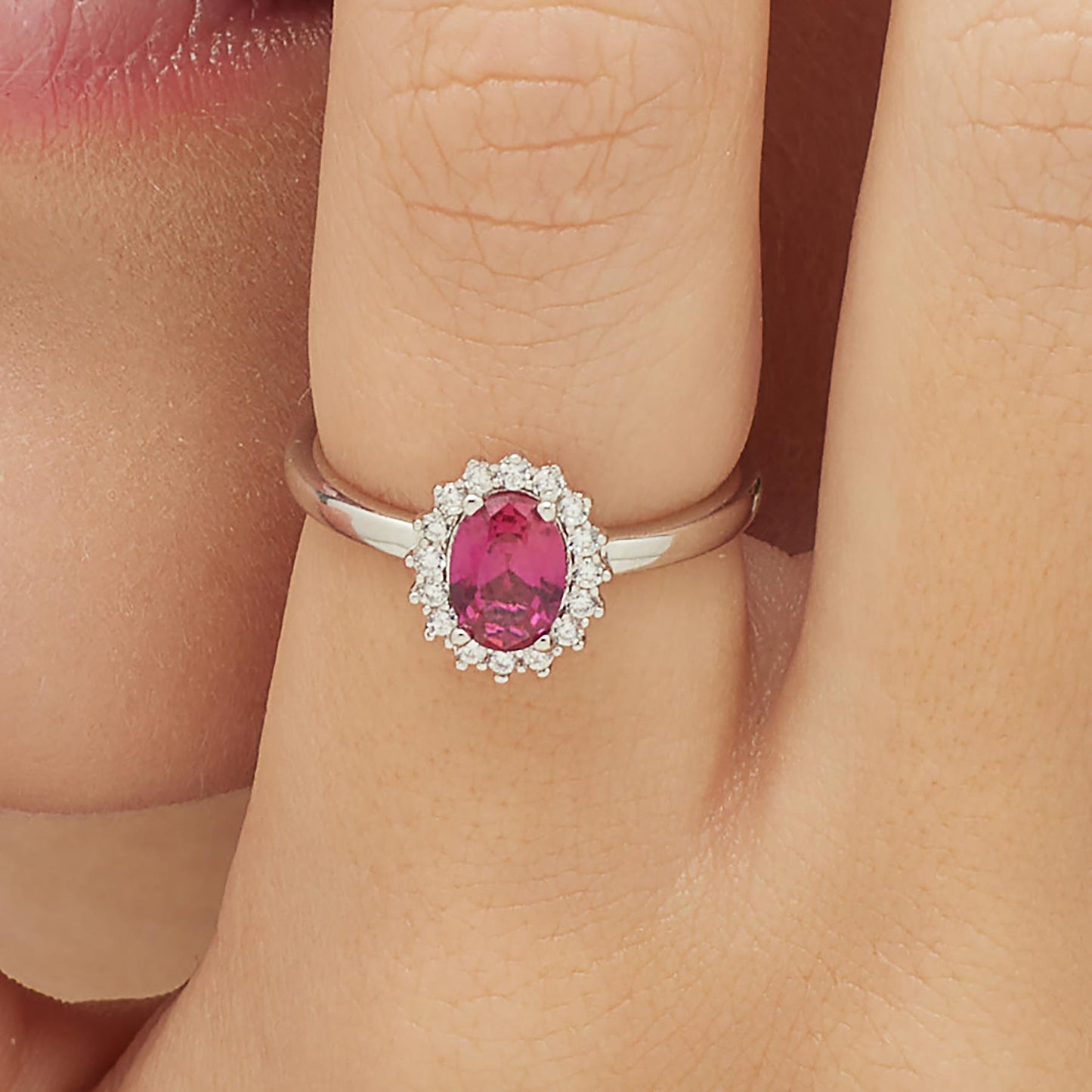 Anello Brosway Fancy Argento Rosetta Cubic Zirconia Ovale Ruby Contornato - Misura 14