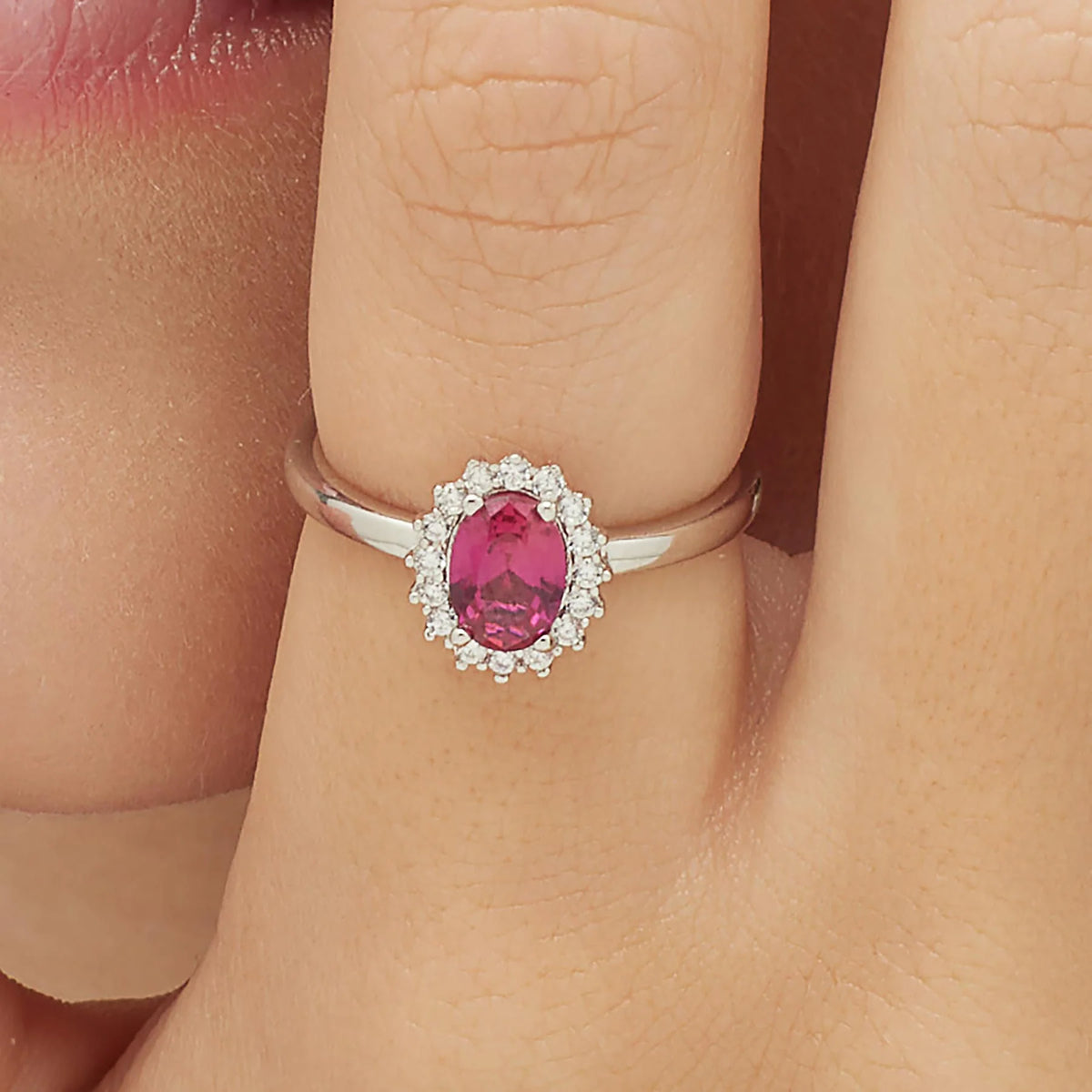 Anello Brosway Passion Ruby Argento Rosetta Con Zircone Ovale Fucsia Contornato Da Zirconi - Misura 12