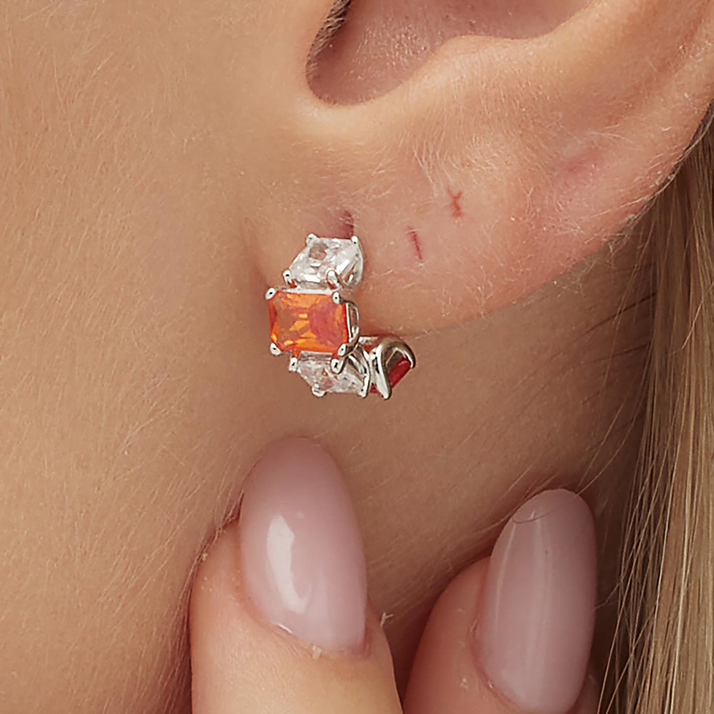 Monorecchino Brosway Vitamin Orange In Argento Con Zirconi Arancioni e Bianchi