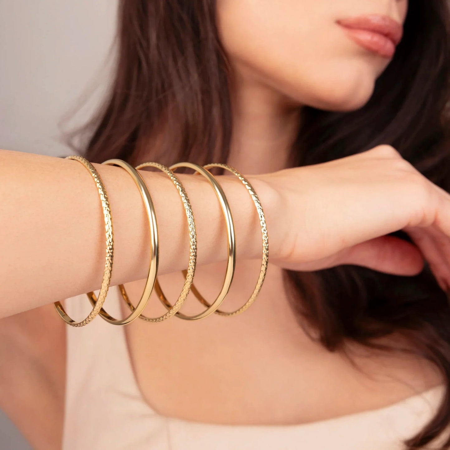 Set 5 Bracciali Etrusca Lega Golden Placcata Oro 18 Kt Bangle Lucidi e Martellati
