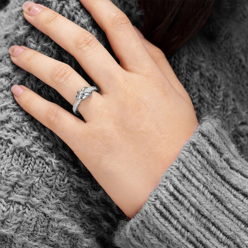 Anello Amen Nodo D'Amore Aperto Sotto Ottone Pvd Oro Bianco e Cristalli - Misura 16